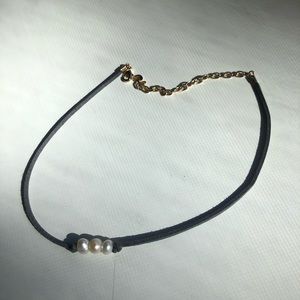 triple pearl choker